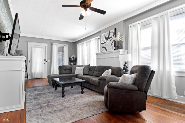 Listing Image 7