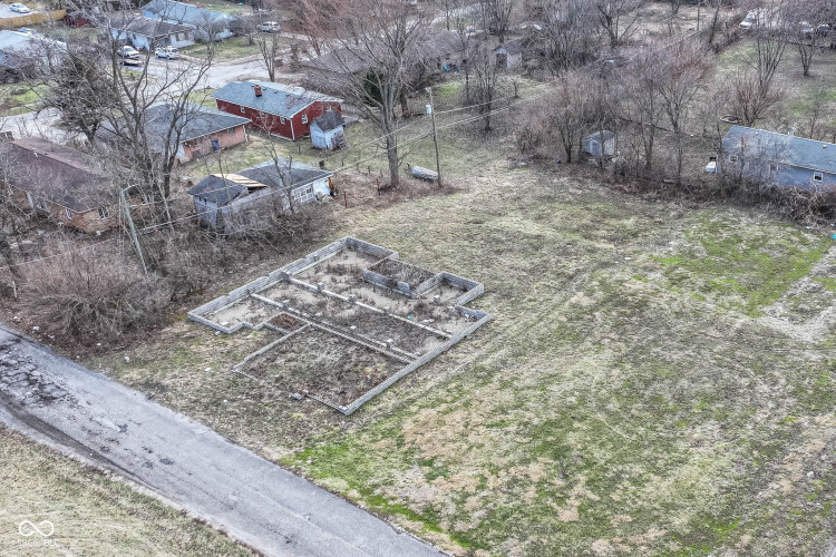 Listing Image 4