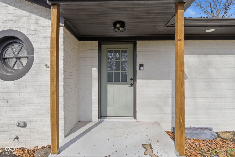 Listing Image 4