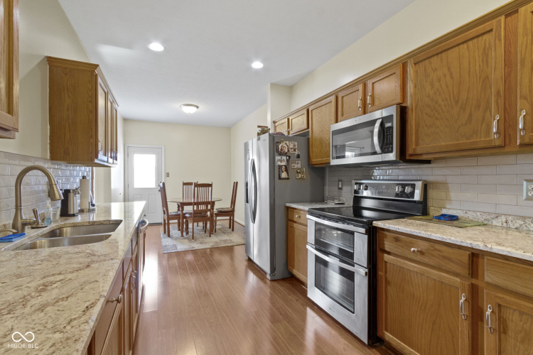 Listing Image 13