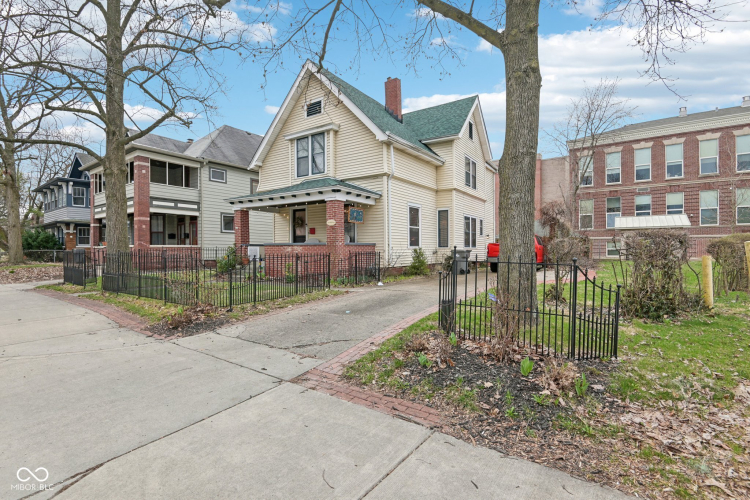 Listing Image 2