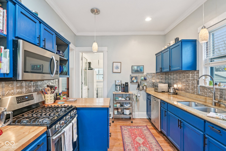 Listing Image 19