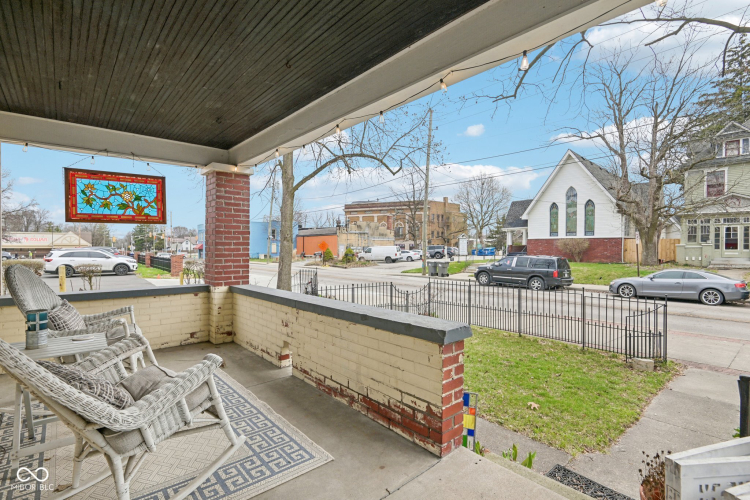 Listing Image 4