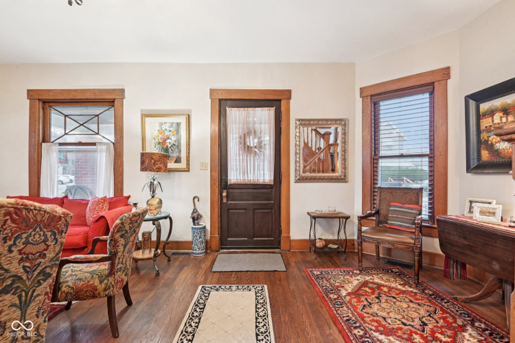 Listing Image 7