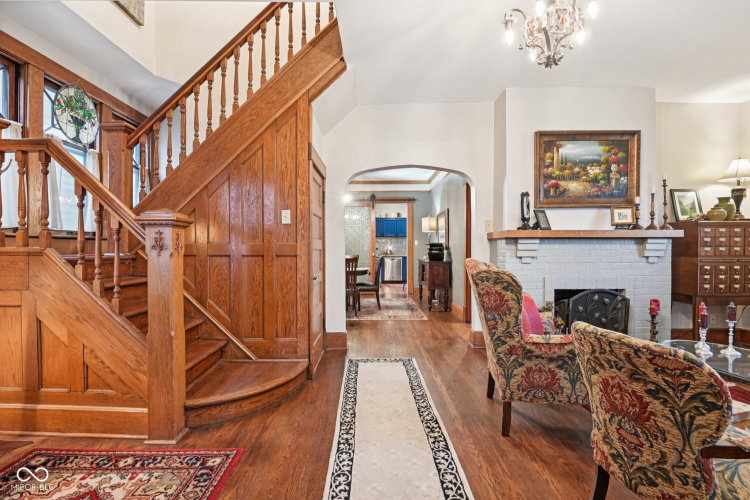 Listing Image 8