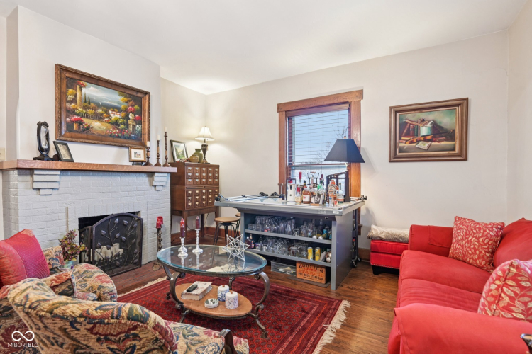 Listing Image 10