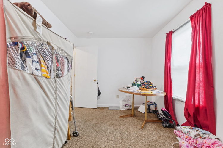 Listing Image 17