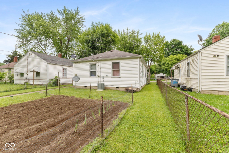 Listing Image 19
