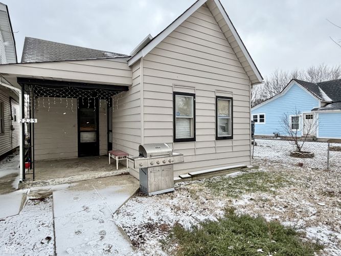 Listing Image 3
