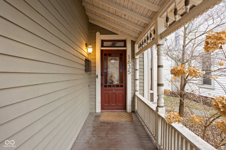 Listing Image 4