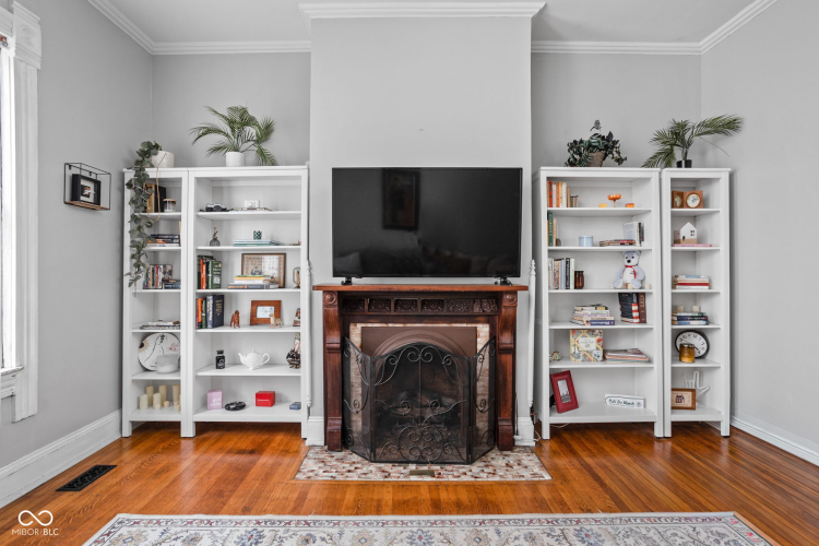 Listing Image 9
