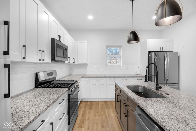 Listing Image 13