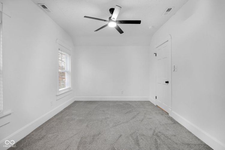 Listing Image 30