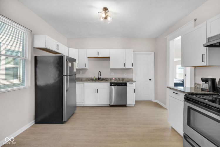 Listing Image 18