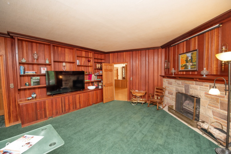Listing Image 16