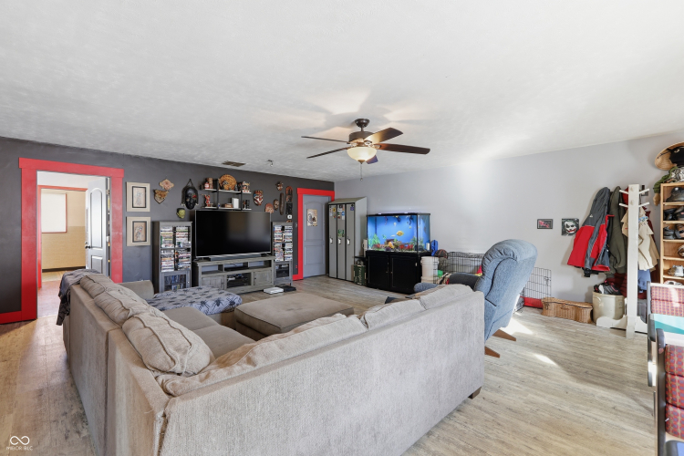 Listing Image 24