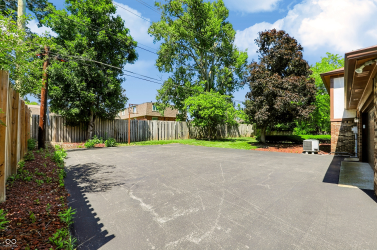 Listing Image 44