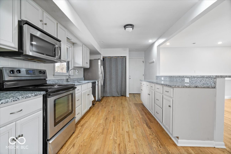 Listing Image 10
