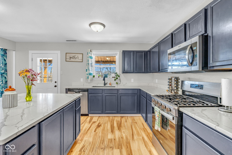 Listing Image 15