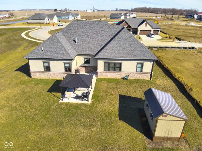 Listing Image 5