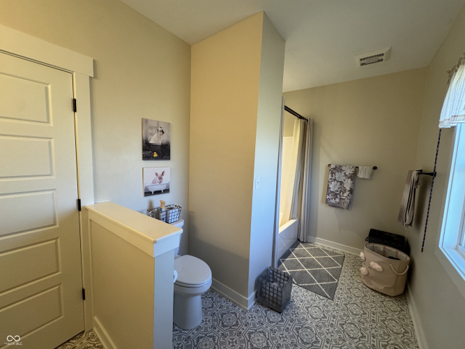 Listing Image 52