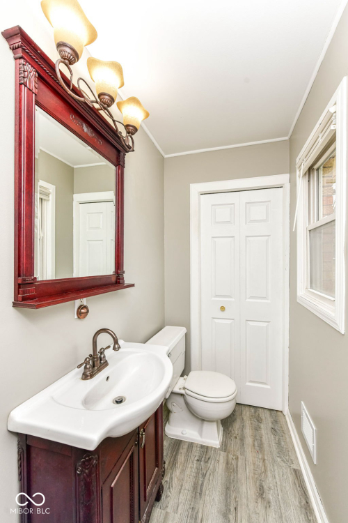 Listing Image 19