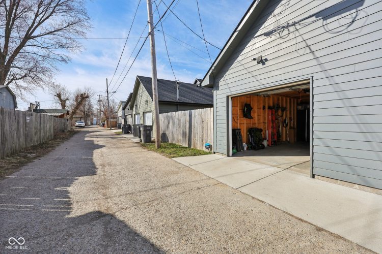 Listing Image 9