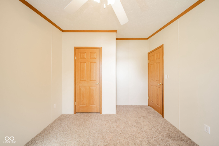 Listing Image 28