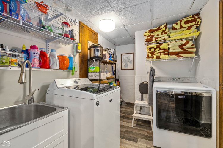 Listing Image 12
