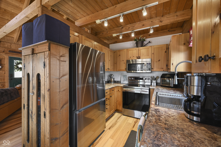 Listing Image 15