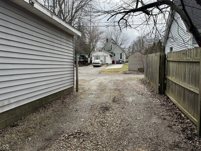 Listing Image 18