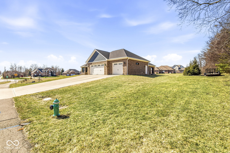 Listing Image 52