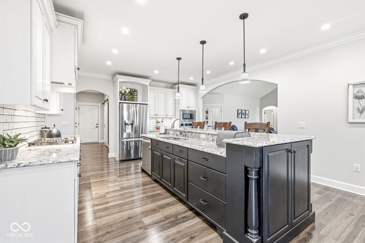 Listing Image 9