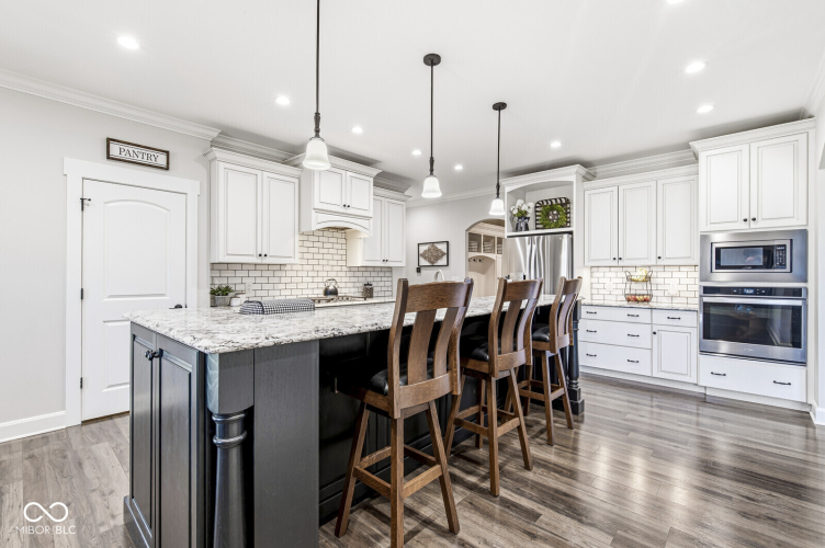 Listing Image 10