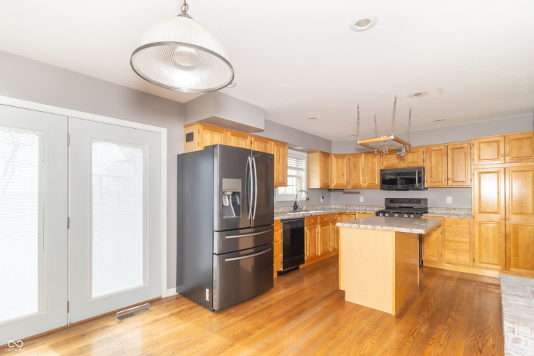 Listing Image 13