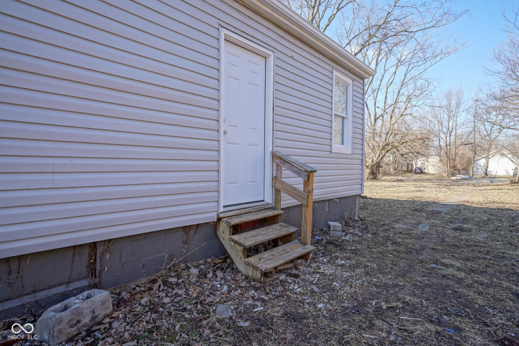 Listing Image 19