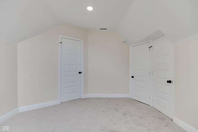 Listing Image 28