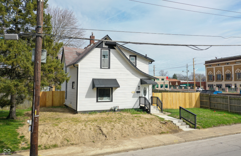 Listing Image 5