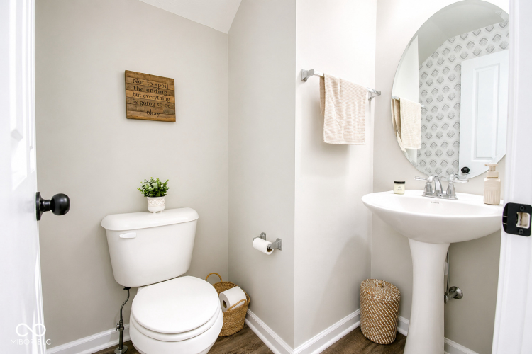 Listing Image 12