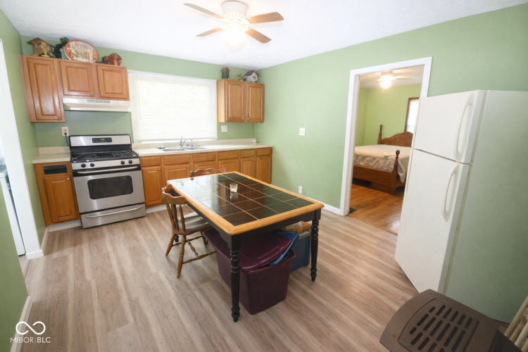 Listing Image 6