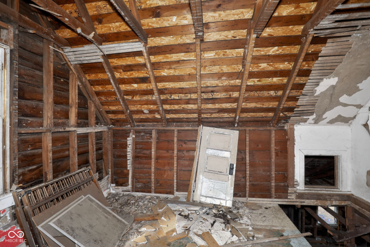 Listing Image 4