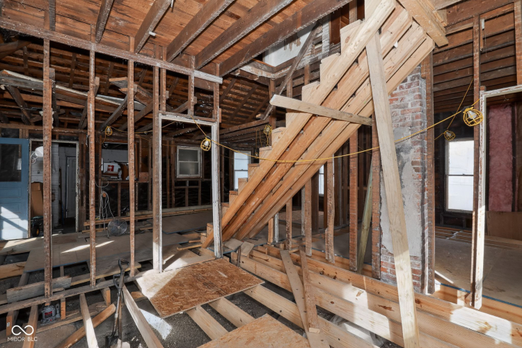 Listing Image 10