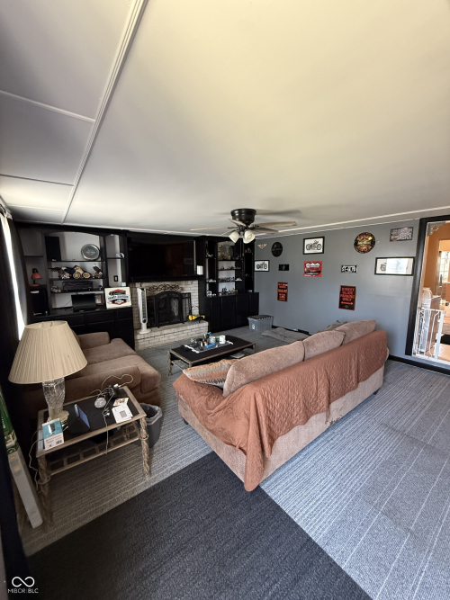 Listing Image 12