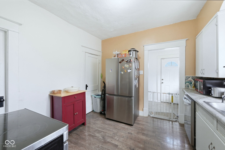 Listing Image 14