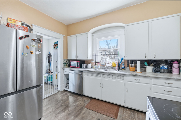 Listing Image 15