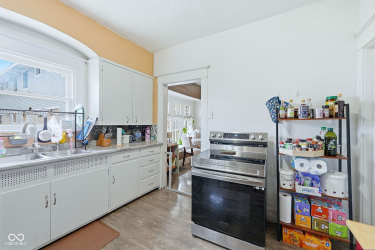 Listing Image 16