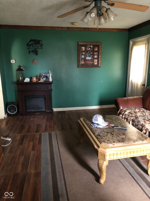Listing Image 8