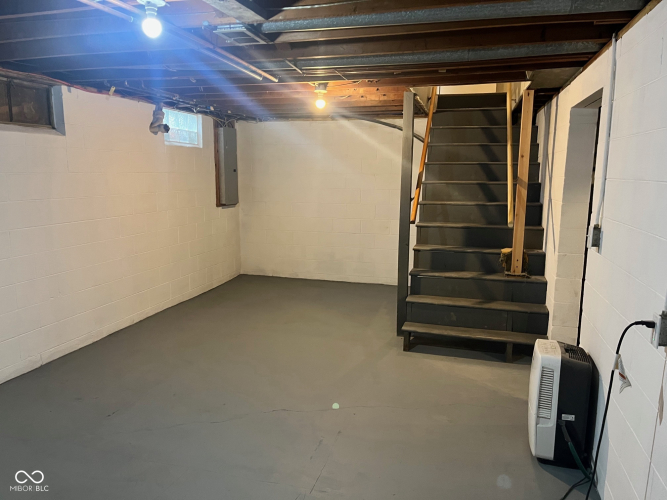 Listing Image 17