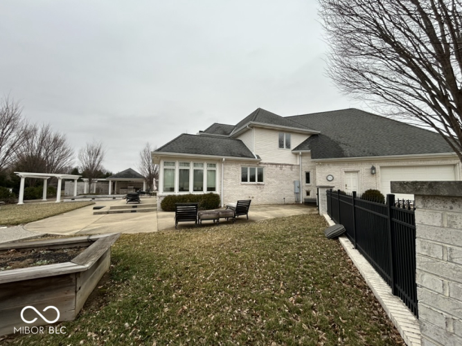 Listing Image 4