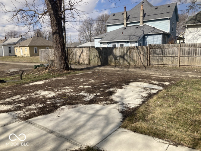 Listing Image 12